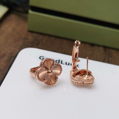¡®Aura Jewels¡¯CLOVER MEDIUM STUD EARRINGS