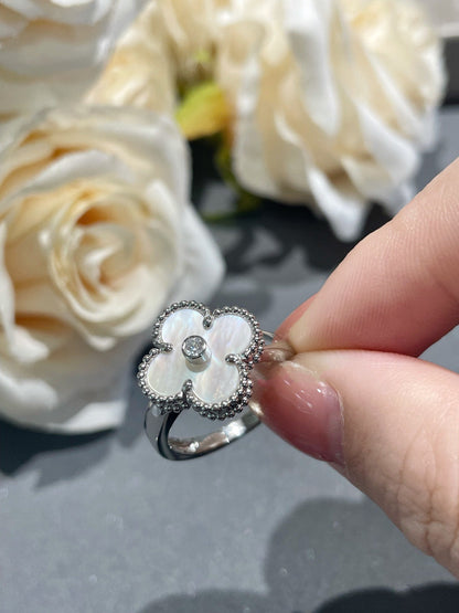 ¡®Aura Jewels¡¯CLOVER SILVER MOP DIAMOND RING