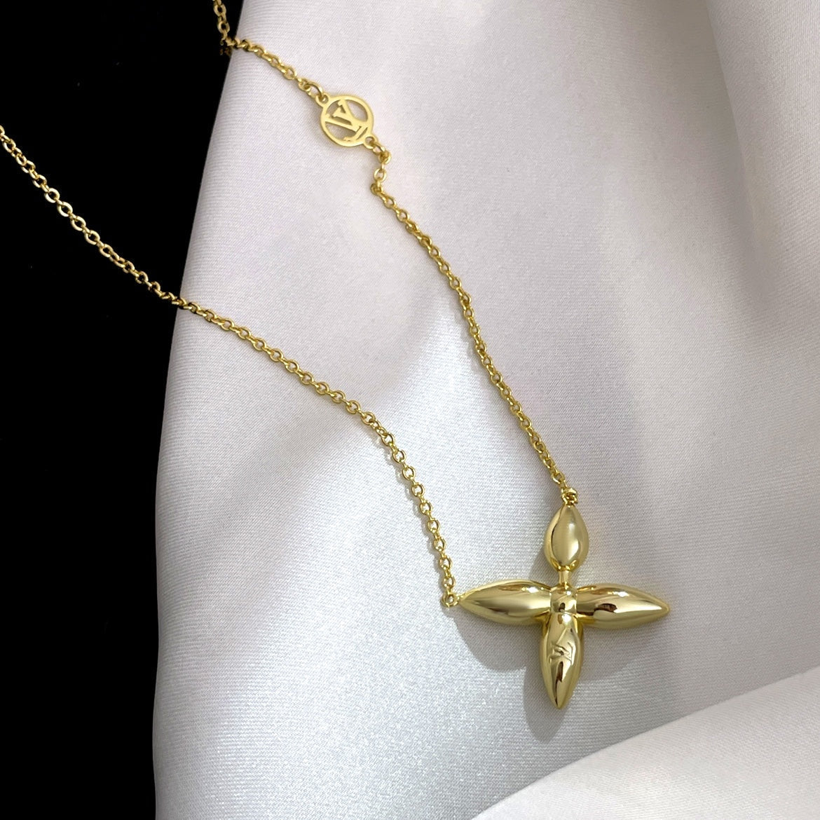 ¡®Aura Jewels¡¯LOUISETTE GOLD NECKLACE