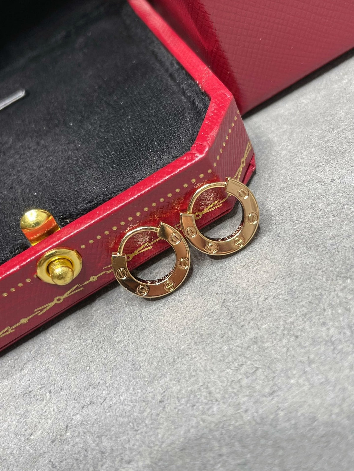 ¡®Aura Jewels¡¯LOVE MINI EARRINGS