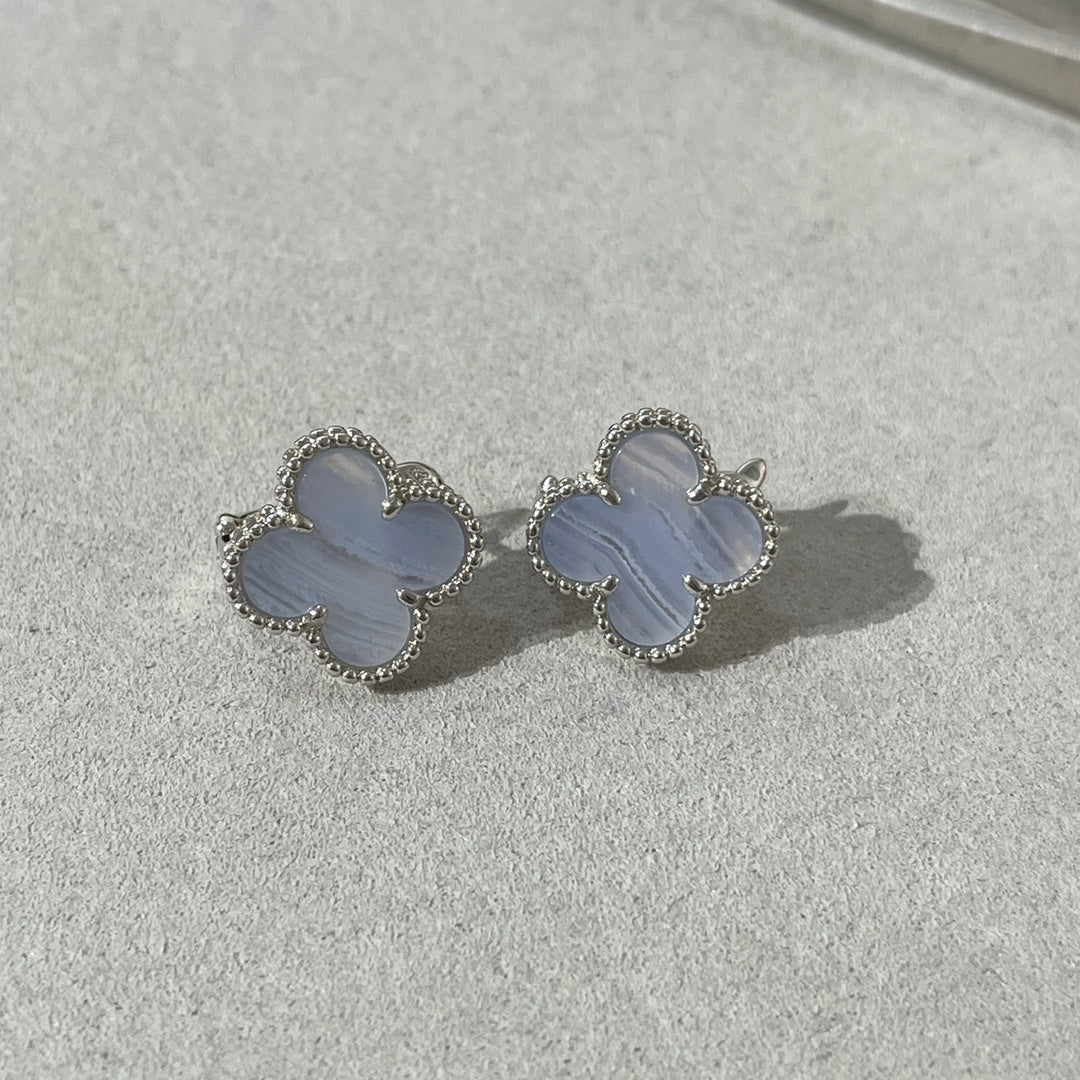 ¡®Aura Jewels¡¯CLOVER CHALCEDONY SILVER STUD EARRINGS