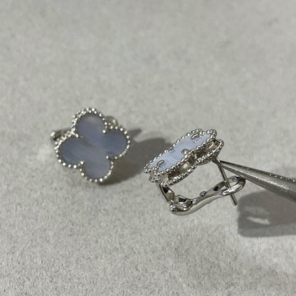 ¡®Aura Jewels¡¯CLOVER CHALCEDONY SILVER STUD EARRINGS