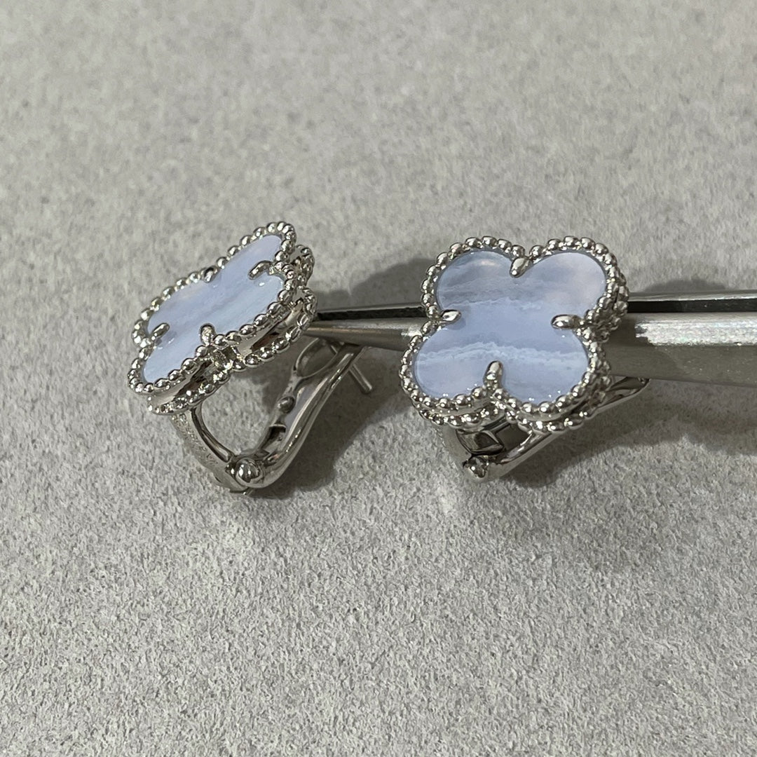 ¡®Aura Jewels¡¯CLOVER CHALCEDONY SILVER STUD EARRINGS
