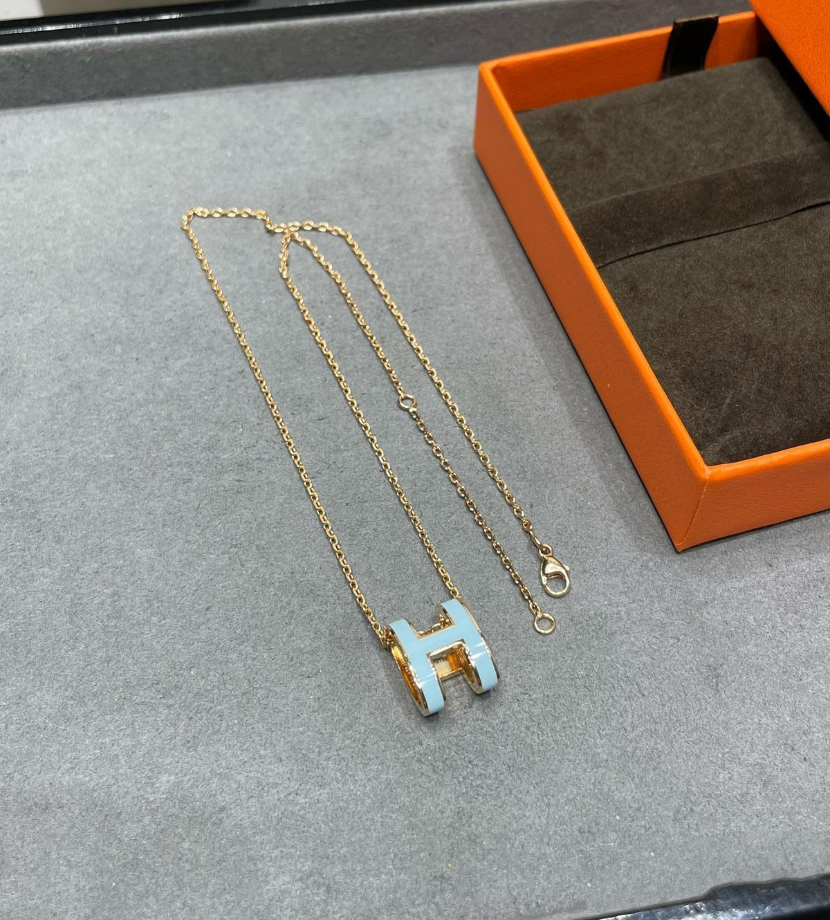 ¡®Aura Jewels¡¯POP H SKY BLUE NECKLACE