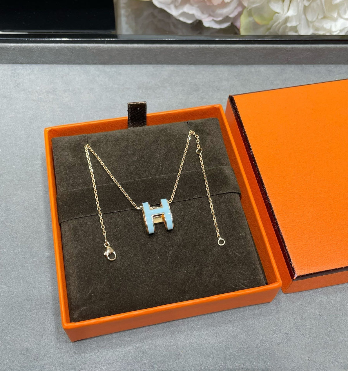 ¡®Aura Jewels¡¯POP H SKY BLUE NECKLACE