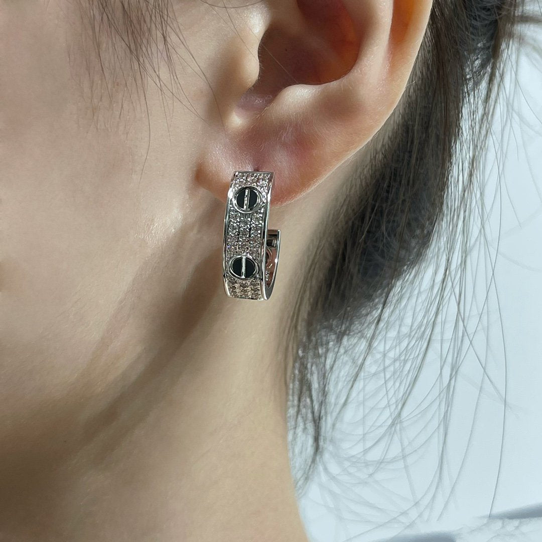 ¡®Aura Jewels¡¯LOVE CERAMIC DIAMOND PAVED SILVER EARRINGS