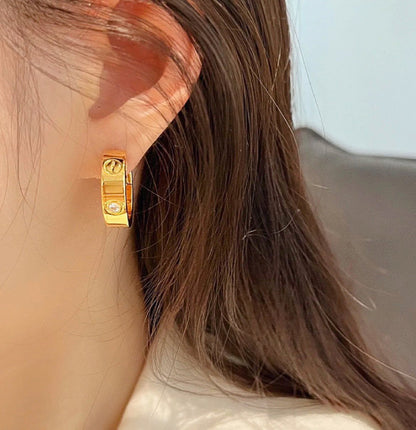 ¡®Aura Jewels¡¯LOVE 5.5MM 1 DIAMOND EARRINGS