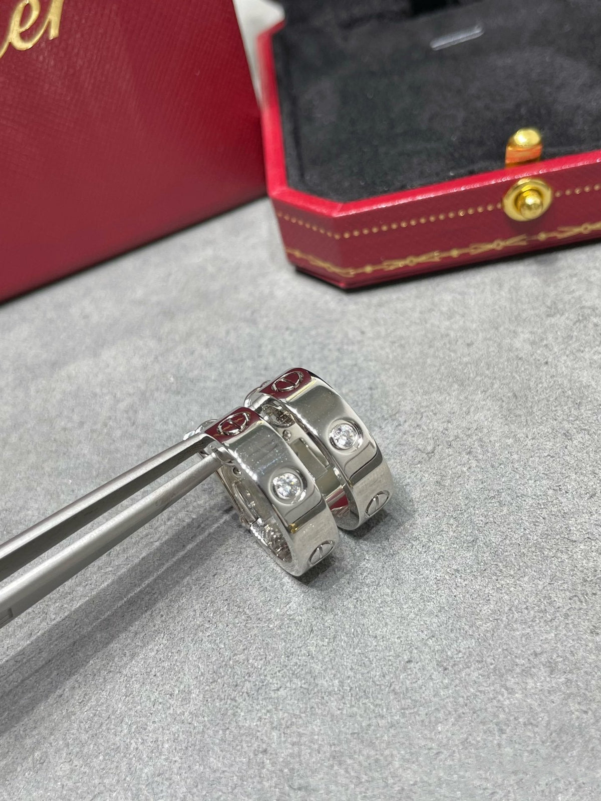 ¡®Aura Jewels¡¯LOVE 5.5MM 1 DIAMOND EARRINGS