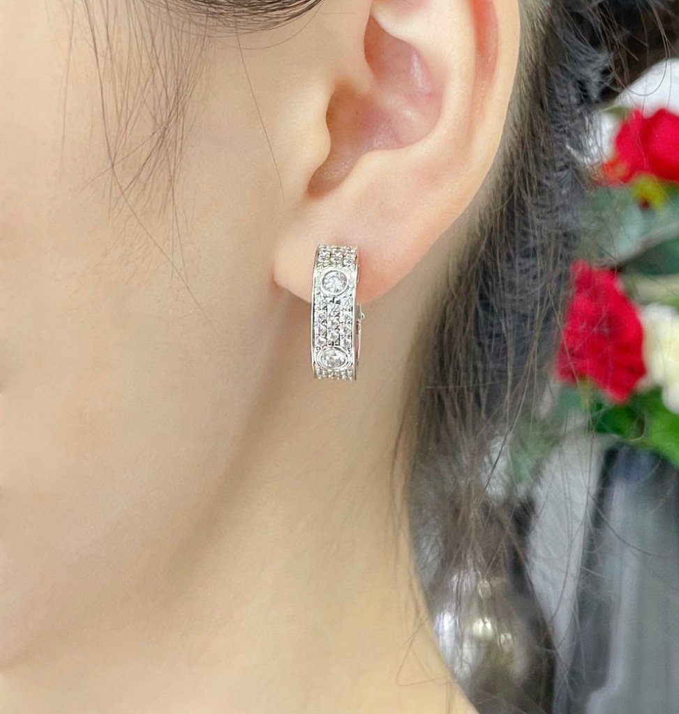 ¡®Aura Jewels¡¯LOVE 5.5MM DIAMOND PAVED EARRINGS