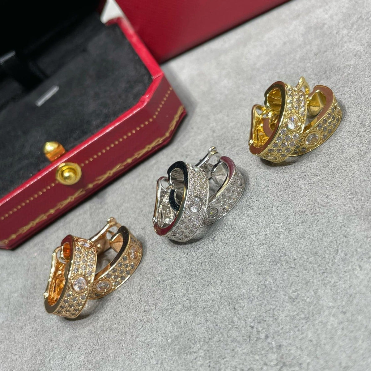 ¡®Aura Jewels¡¯LOVE 5.5MM DIAMOND PAVED EARRINGS