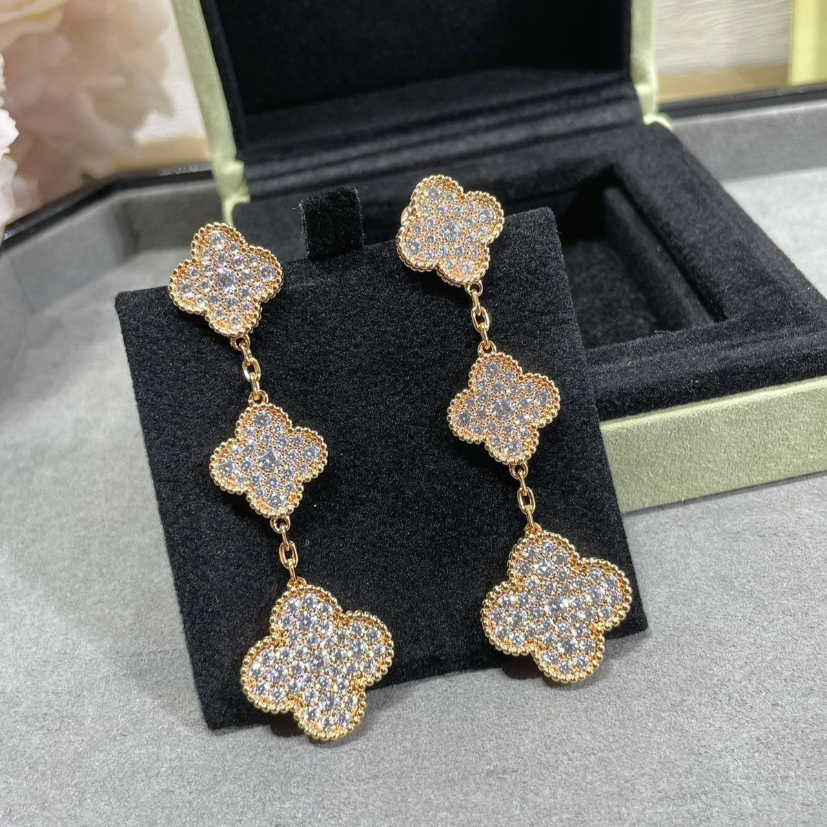 ¡®Aura Jewels¡¯CLOVER 3 MOTIFS DIAMOND PAVED ROSE GOLD EARRINGS