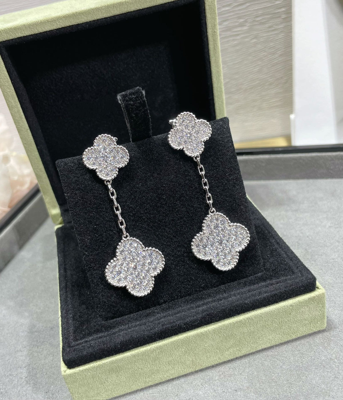 ¡®Aura Jewels¡¯CLOVER 2 MOTIFS DIAMOND PAVED SILVER EARRINGS