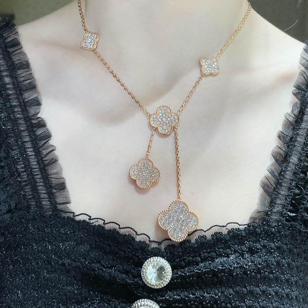 ¡®Aura Jewels¡¯CLOVER 6 MOTIF DIAMOND PAVED NECKLACE