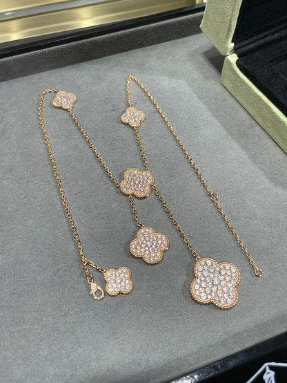 ¡®Aura Jewels¡¯CLOVER 6 MOTIF DIAMOND PAVED NECKLACE