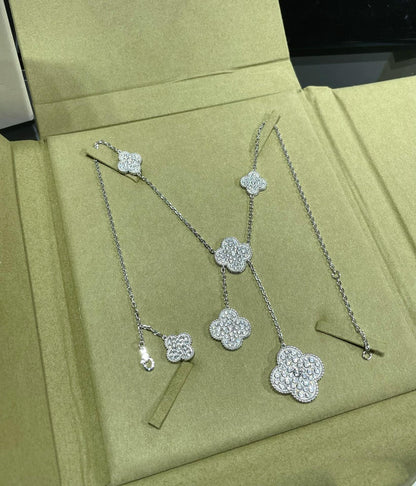 ¡®Aura Jewels¡¯CLOVER 6 MOTIF DIAMOND PAVED NECKLACE