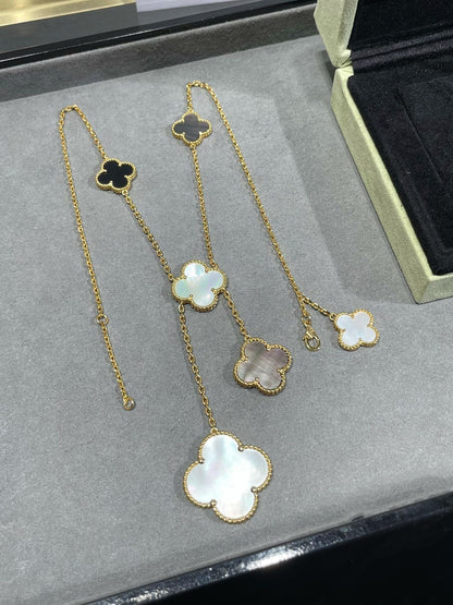 ¡®Aura Jewels¡¯CLOVER 6 MOTIF MOP ONYX GOLD NECKLACE