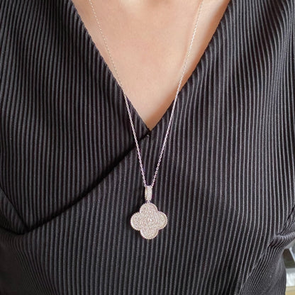 ¡®Aura Jewels¡¯CLOVER 25MM LARGE PEDANT DIAMOND PAVED LONG NECKLACE