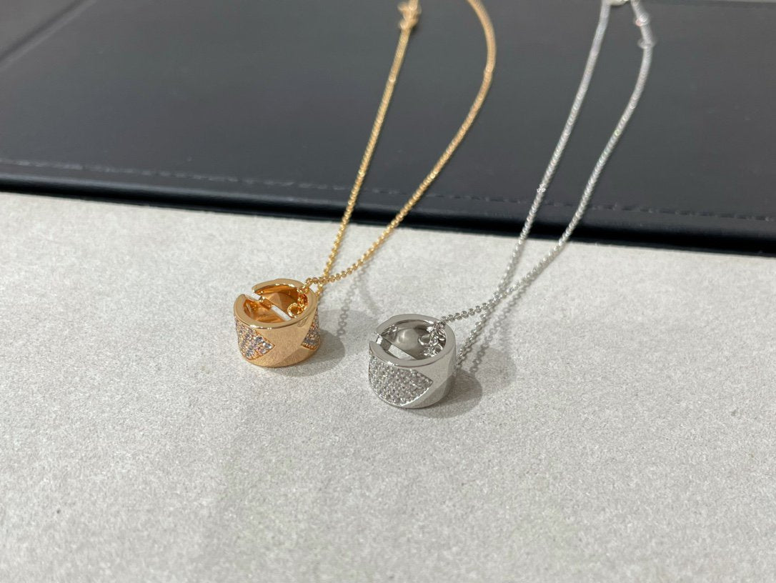 ¡®Aura Jewels¡¯LIENS EVIDENCE DIAMOND PAVED NECKLACE