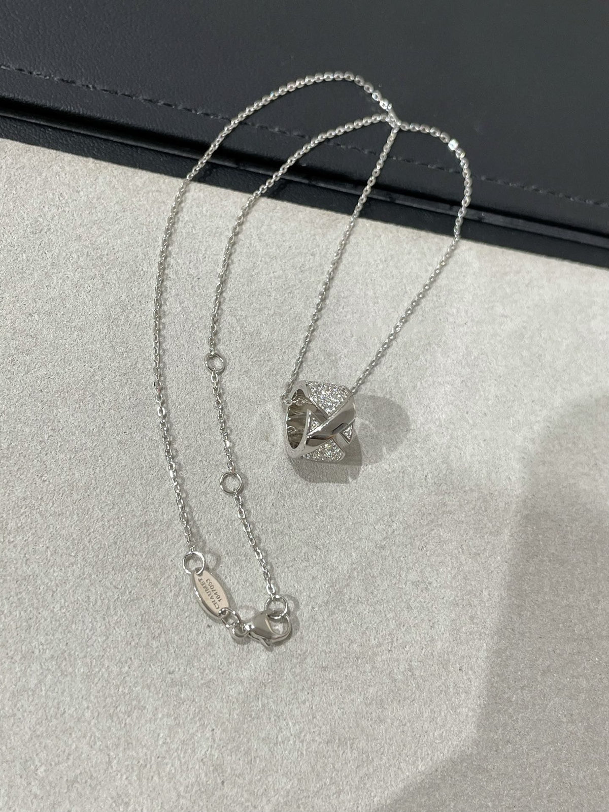 ¡®Aura Jewels¡¯LIENS EVIDENCE DIAMOND PAVED NECKLACE