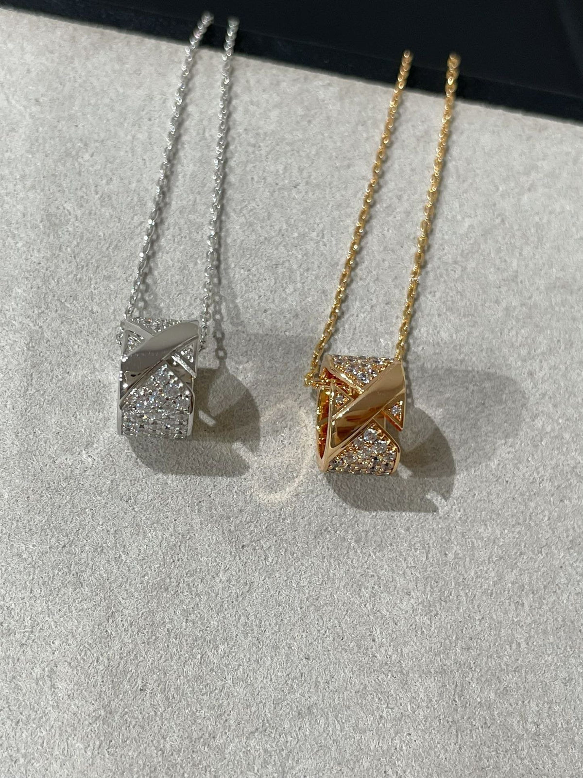 ¡®Aura Jewels¡¯LIENS EVIDENCE DIAMOND PAVED NECKLACE