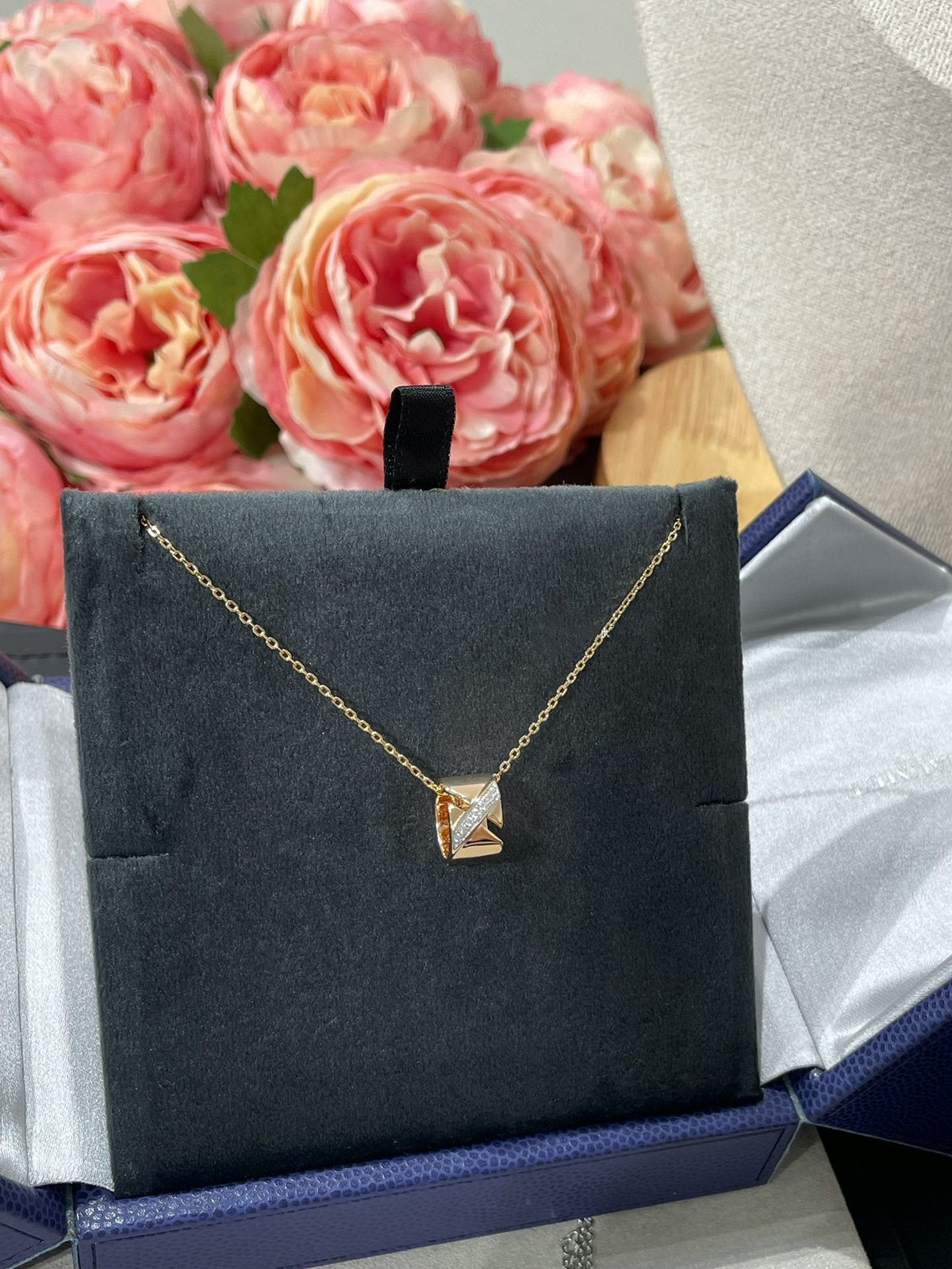 ¡®Aura Jewels¡¯LIENS EVIDENCE DIAMOND NECKLACE