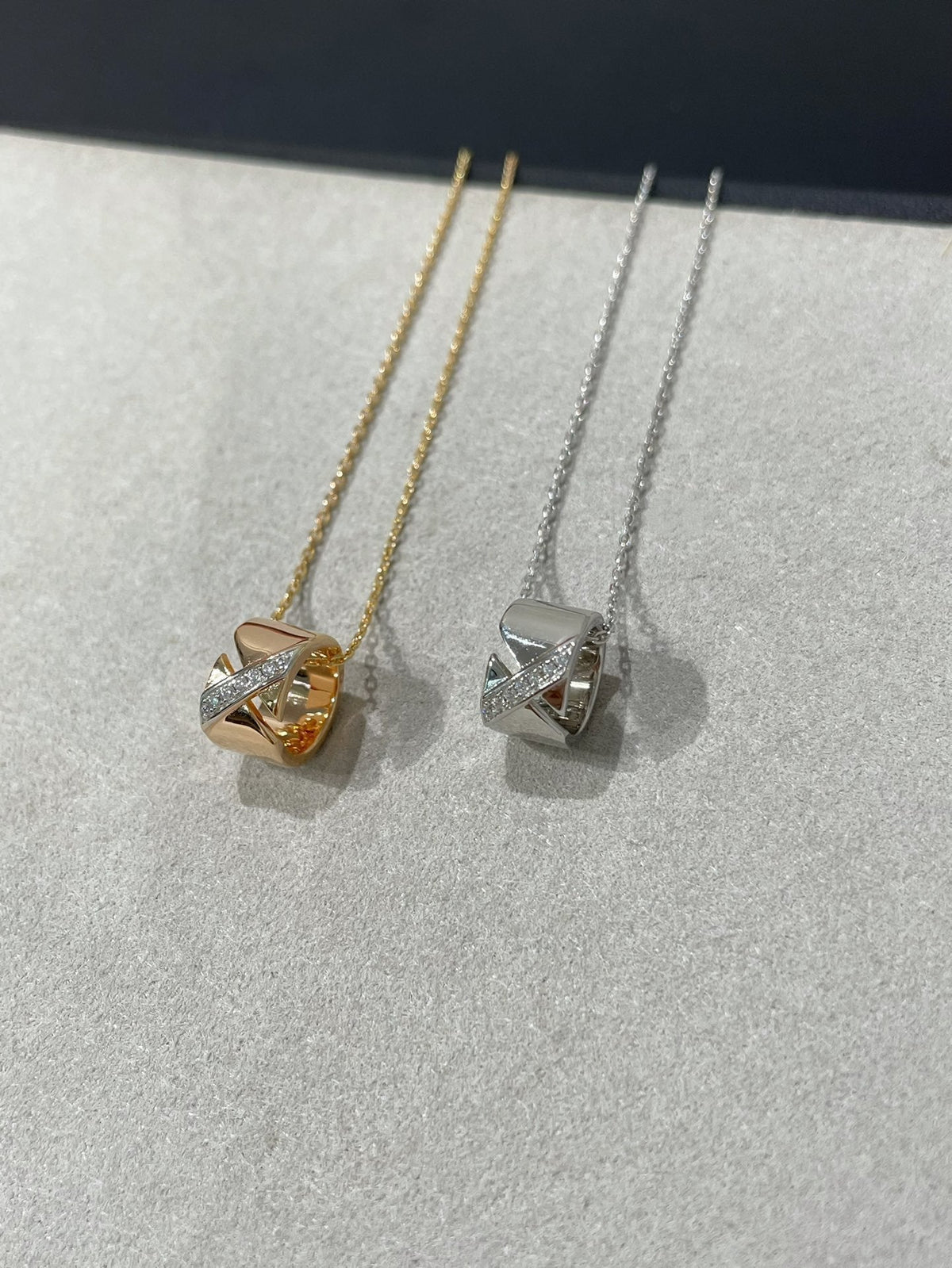¡®Aura Jewels¡¯LIENS EVIDENCE DIAMOND NECKLACE