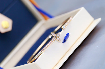 ¡®Aura Jewels¡¯IDYLLE PINK GOLD OPEN BRACELET DIAMOND PAVED