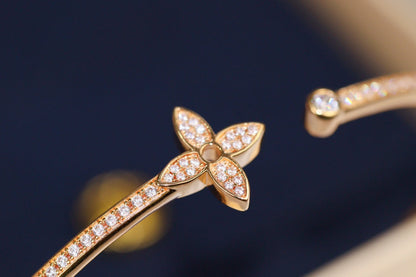 ¡®Aura Jewels¡¯IDYLLE PINK GOLD OPEN BRACELET DIAMOND PAVED