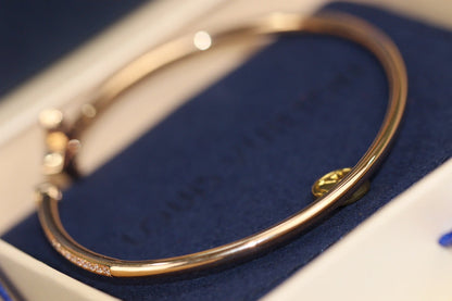 ¡®Aura Jewels¡¯IDYLLE PINK GOLD OPEN BRACELET DIAMOND PAVED