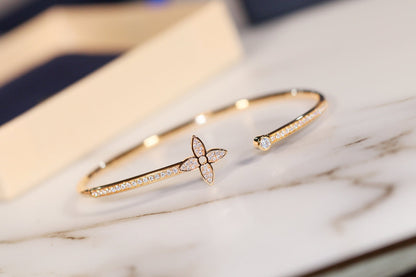 ¡®Aura Jewels¡¯IDYLLE GOLD OPEN BRACELET DIAMOND PAVED