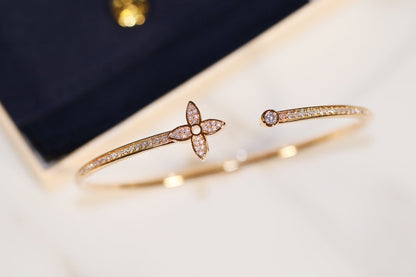 ¡®Aura Jewels¡¯IDYLLE GOLD OPEN BRACELET DIAMOND PAVED