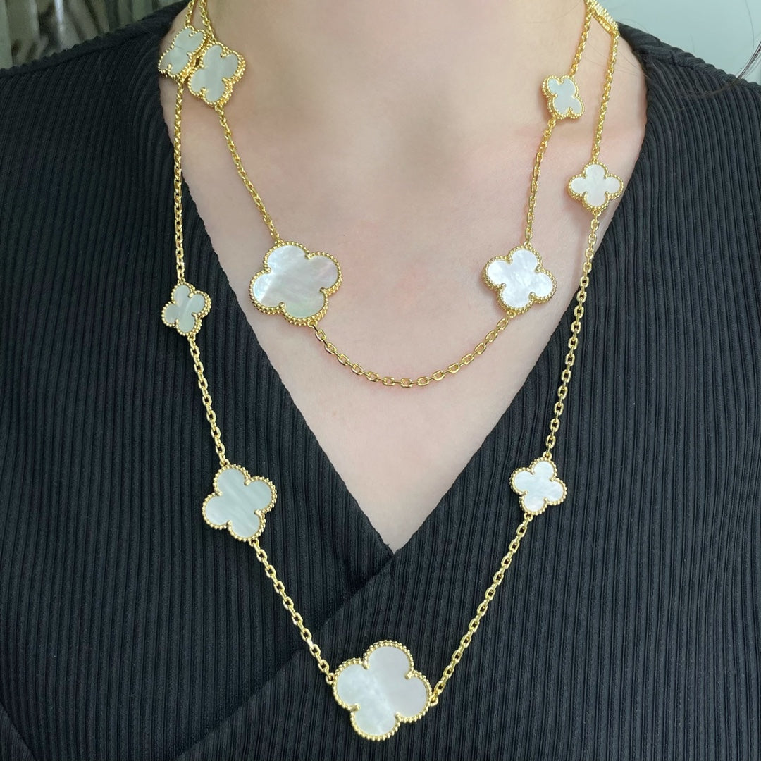 ¡®Aura Jewels¡¯CLOVER 16 MOTIF WHITE MOP GOLD NECKLACE