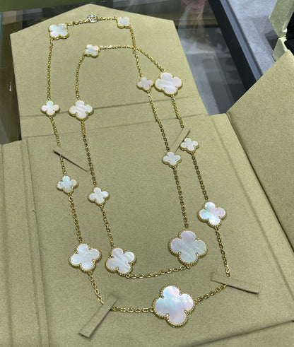 ¡®Aura Jewels¡¯CLOVER 16 MOTIF WHITE MOP GOLD NECKLACE