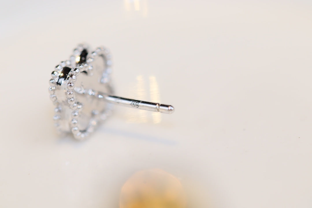 ¡®Aura Jewels¡¯CLOVER MINI TURQUOISE SILVER STUD EARRINGS