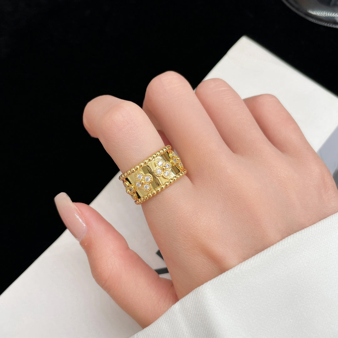 ¡®Aura Jewels¡¯PERLEE DIAMOND LARGE RING