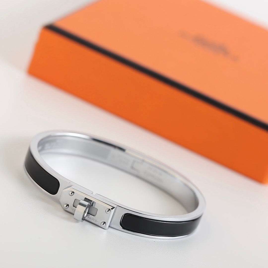 ¡®Aura Jewels¡¯HM KELLY BLACK BRACELET