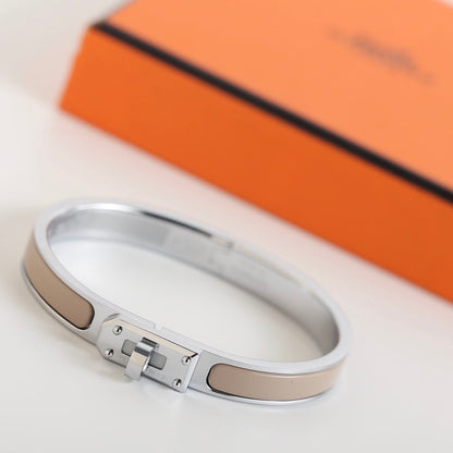 ¡®Aura Jewels¡¯HM KELLY GREY BRACELET