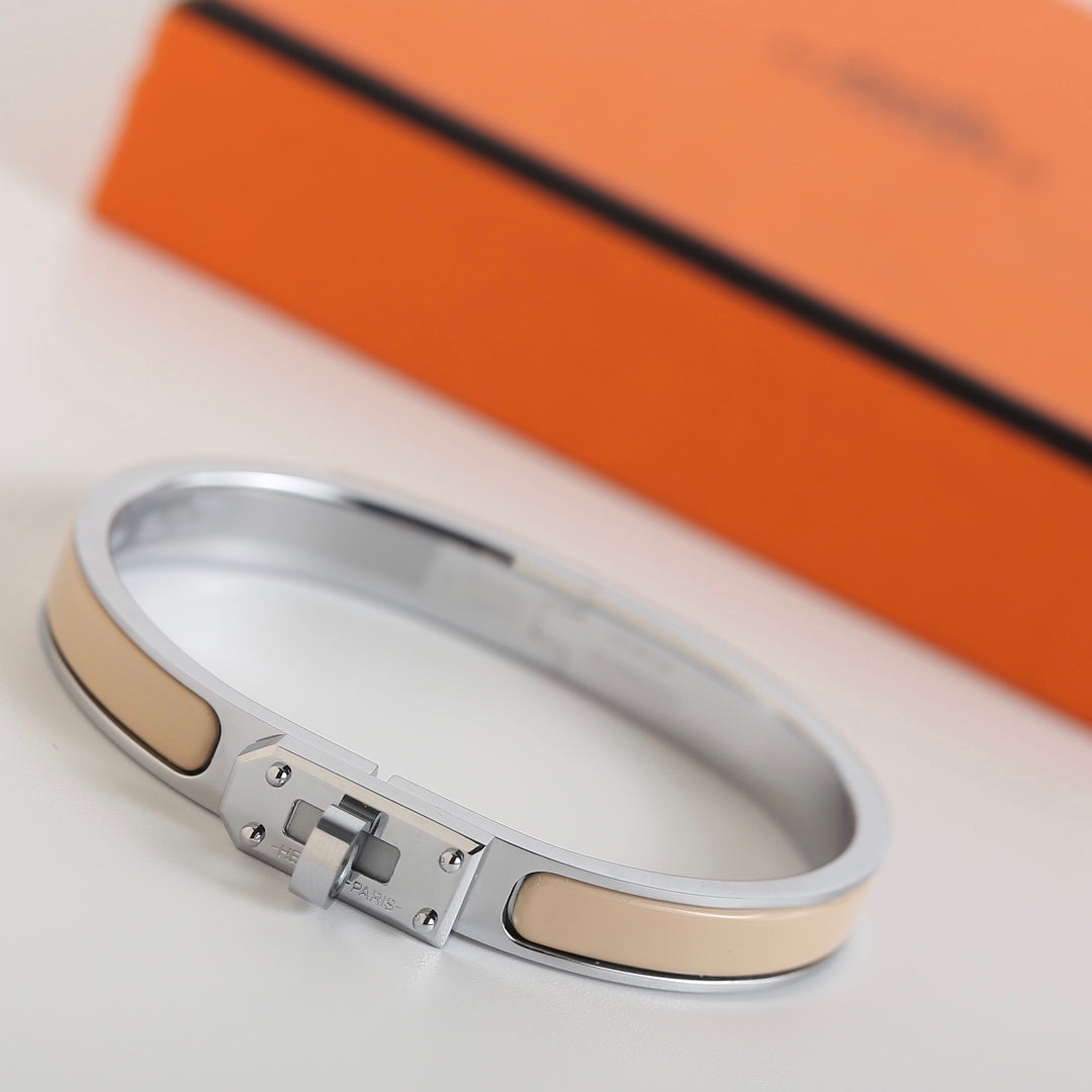 ¡®Aura Jewels¡¯HM KELLY BEIGE BRACELET