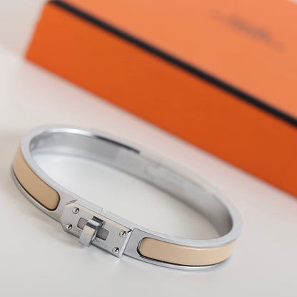 ¡®Aura Jewels¡¯HM KELLY BEIGE BRACELET