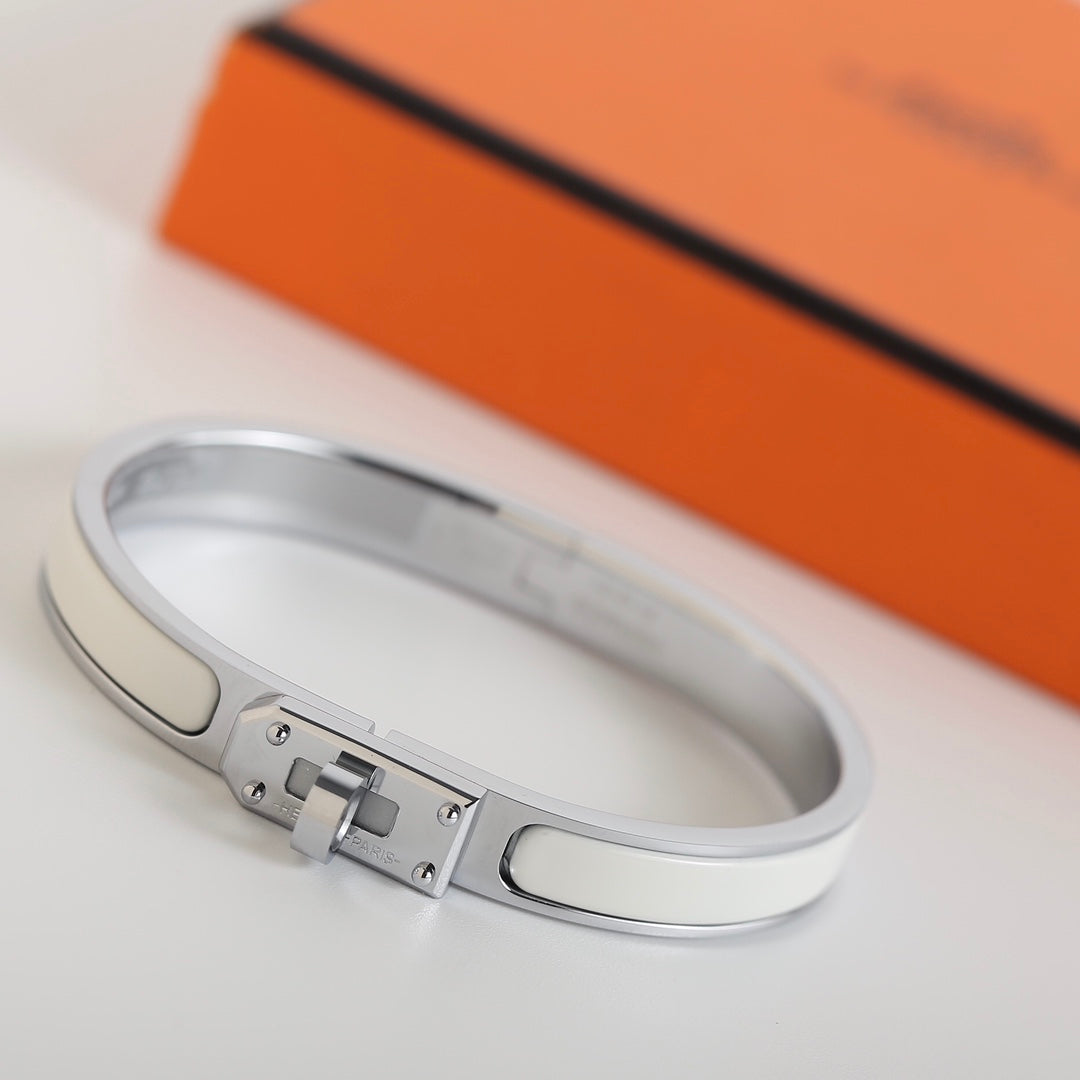 ¡®Aura Jewels¡¯HM KELLY WHITE BRACELET
