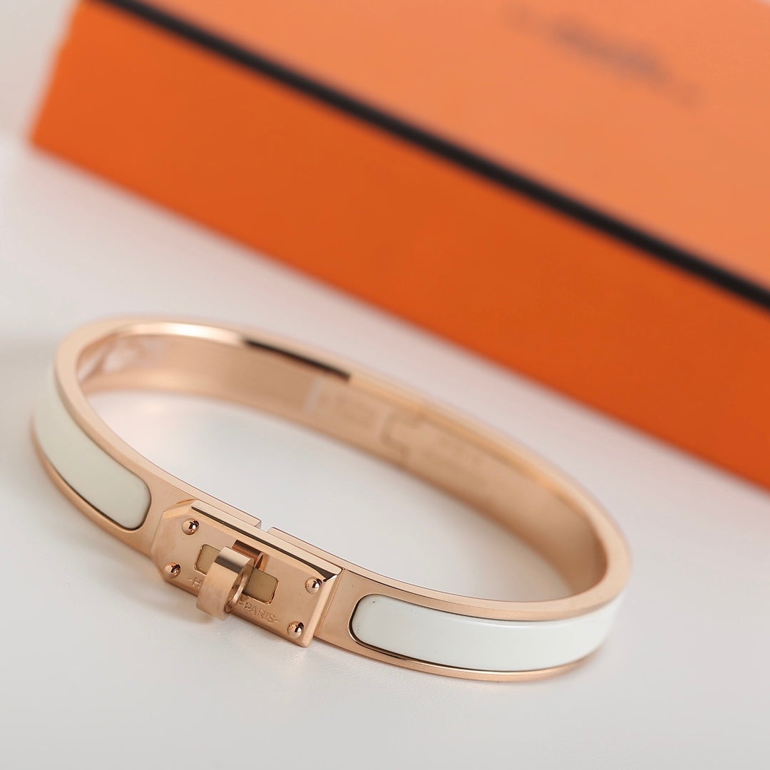 ¡®Aura Jewels¡¯HM KELLY WHITE BRACELET