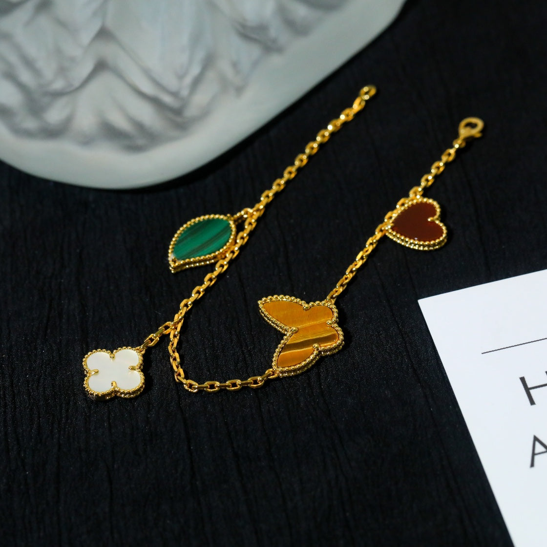 ¡®Aura Jewels¡¯LUCKY SPRING 5 MOTIF GOLD BRACELET