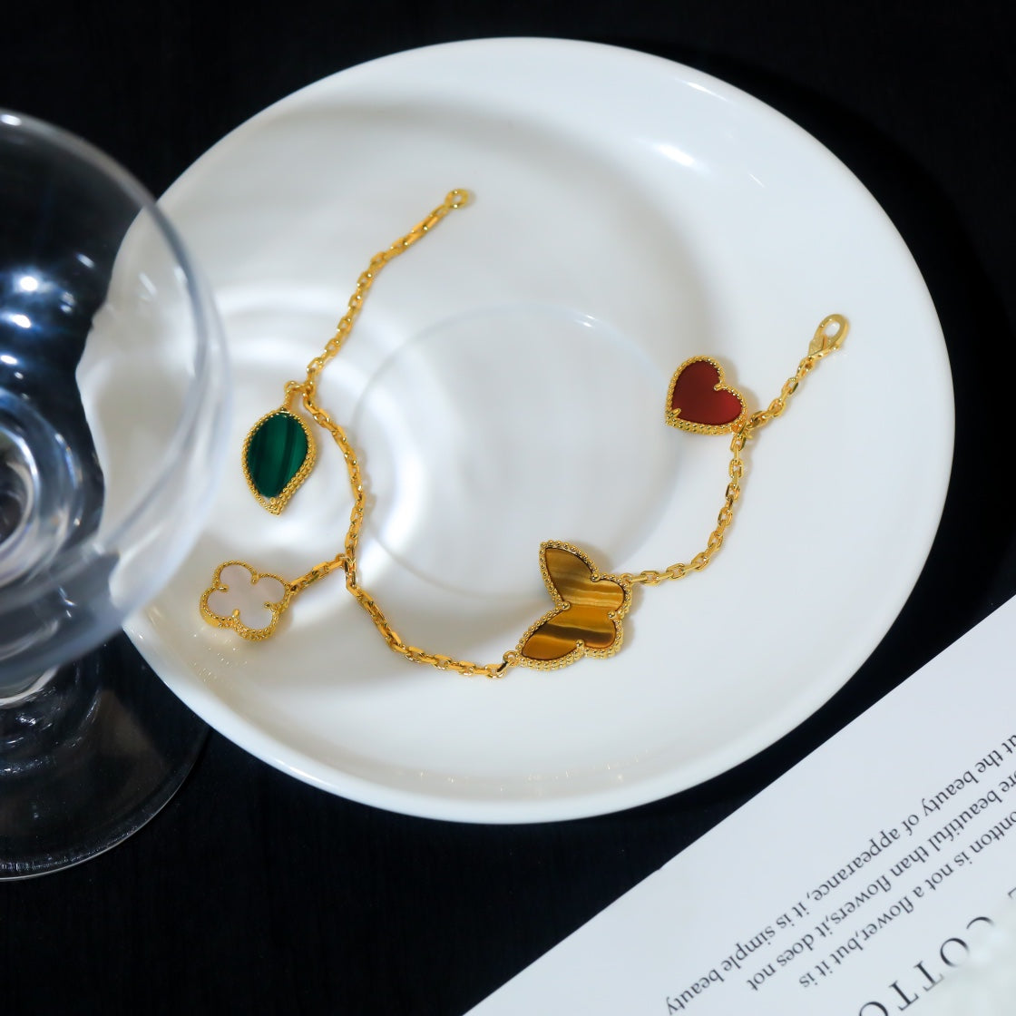 ¡®Aura Jewels¡¯LUCKY SPRING 5 MOTIF GOLD BRACELET