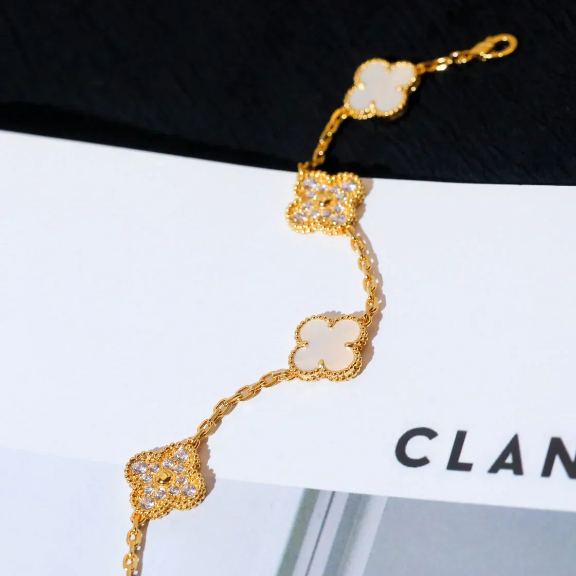 [Aura Jewels]New CLOVER WHITE PEARL MOP 5 MOTIF BRACELET COLLECTION