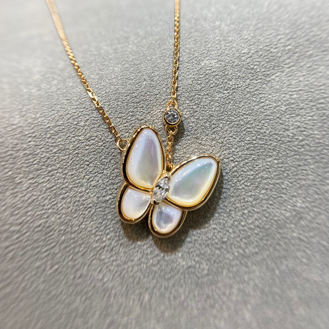 ¡®Aura Jewels¡¯BUTTERFLY MOP DIAMOND NECKLACE