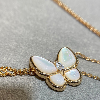 ¡®Aura Jewels¡¯BUTTERFLY MOP DIAMOND NECKLACE