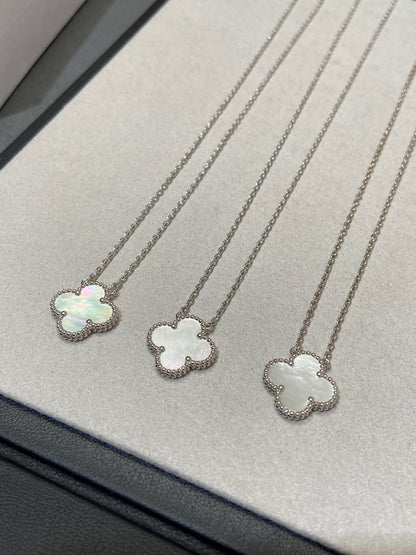 ¡®Aura Jewels¡¯CLOVER MEDIUM SILVER WHITE MOP NECKLACE