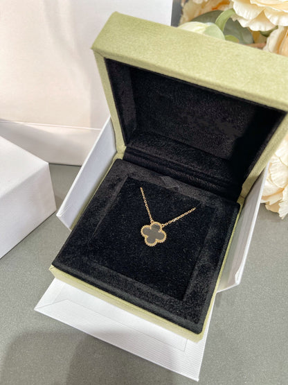 ¡®Aura Jewels¡¯CLOVER ROCK CRYSTAL ROSE GOLD NECKLACE