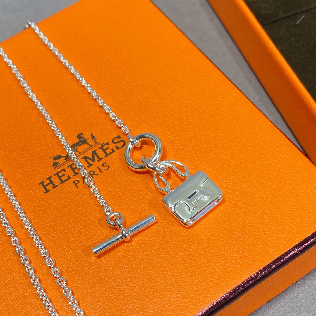 ¡®Aura Jewels¡¯CONSTANCE PEDANT SILVER NECKLACE