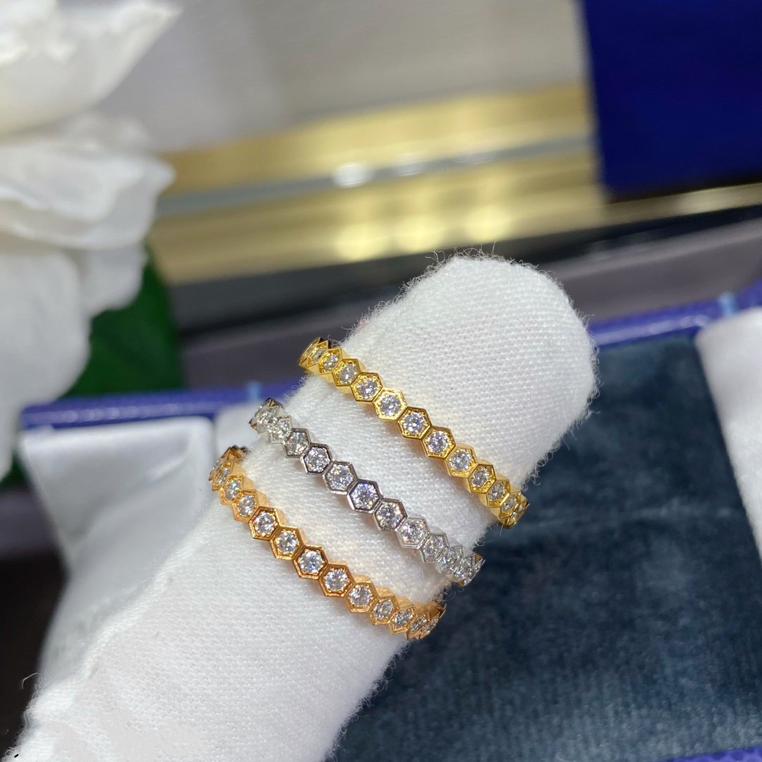 ¡®Aura Jewels¡¯BEE LOVE DIAMOND PAVED SMALL RING